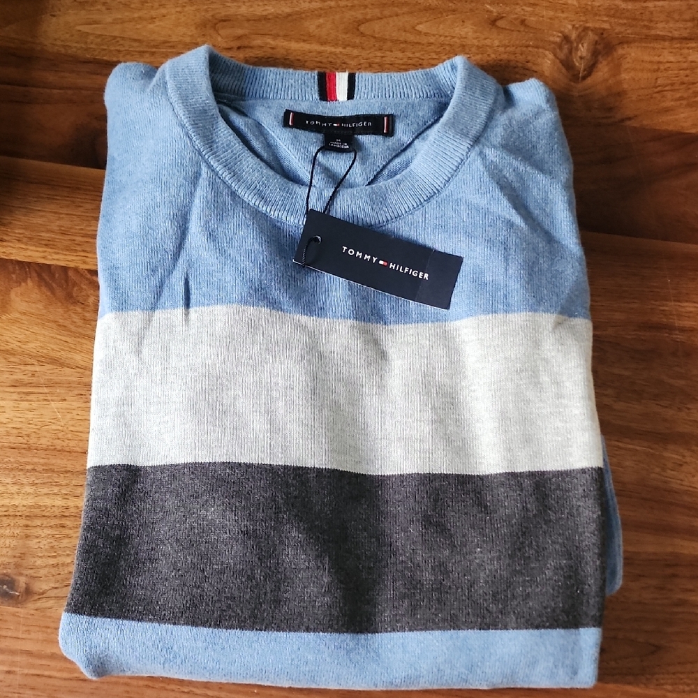 Tommy Hilfiger Men's Sweater in Blue, White, and Gray